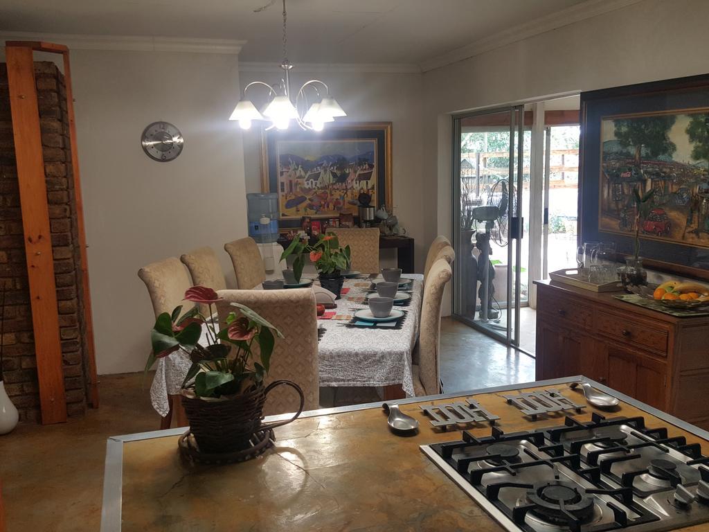 Midrand Guesthouse - Tasa Exterior foto